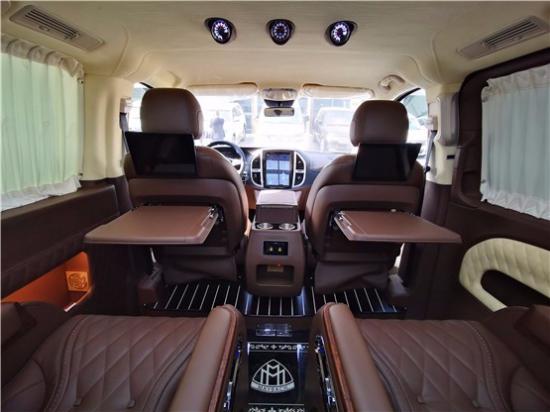 【揭陽(yáng)奔馳威霆改裝全車簡(jiǎn)約商務(wù)內(nèi)飾,主打舒適生活】-